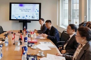 10月13日至18日海关总署副署长吴海平率中国海关代表团访问瑞士保...