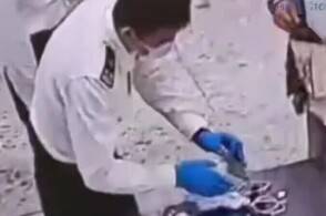 近日西九龙站海关查获进境旅客携带大麻电子烟1支毛重254克海关关员...