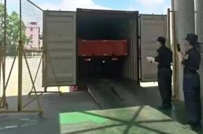 近日黄埔海关集中审像部门在对一辆载有出口货物的车辆进行整车机检审图...