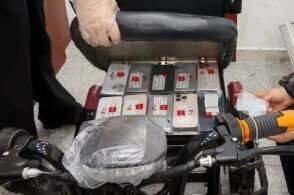 5月13日拱北海关所属闸口海关查获一起走私旧手机进境案共查获利用电...