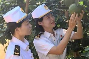初秋时节清风送爽位于粤北山区的韶关市仁化县红军长征粤北纪念馆内游客...