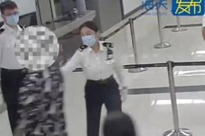 近日罗湖海关在旅检进境渠道查获一名旅客携带大麻烟2支净重055克海...