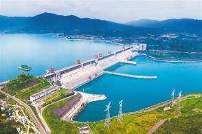 5月8日位于内蒙古自治区乌兰察布市的三峡新能源四子王旗有限公司工人...