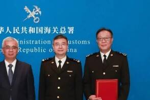 海关总署副署长张宝峰会见澳门特别行政区政府行政法务司司长黄少泽高立...