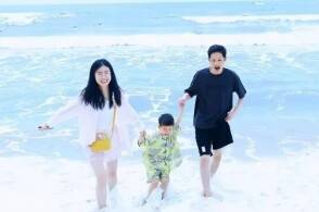 郑浩右对侵权货物进行现场查验我的爸爸郑浩总是把知识挂在嘴边我心里一...