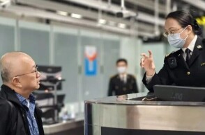 香港的街头巷尾年味正浓作为身处一国两制前沿阵地一地两检核心枢纽海拔...